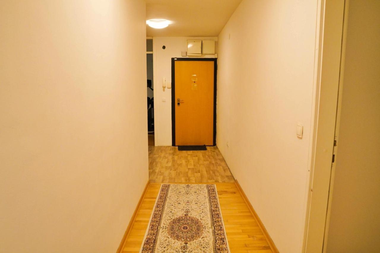 City Center Grand Apartment - Three-Bedroom, Free Parking Sarajevo Buitenkant foto