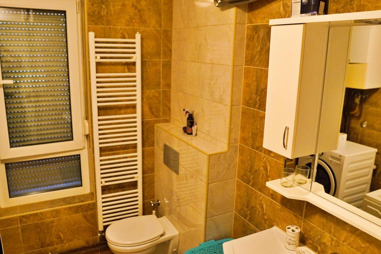 City Center Grand Apartment - Three-Bedroom, Free Parking Sarajevo Buitenkant foto