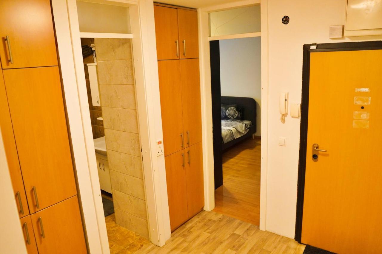 City Center Grand Apartment - Three-Bedroom, Free Parking Sarajevo Buitenkant foto