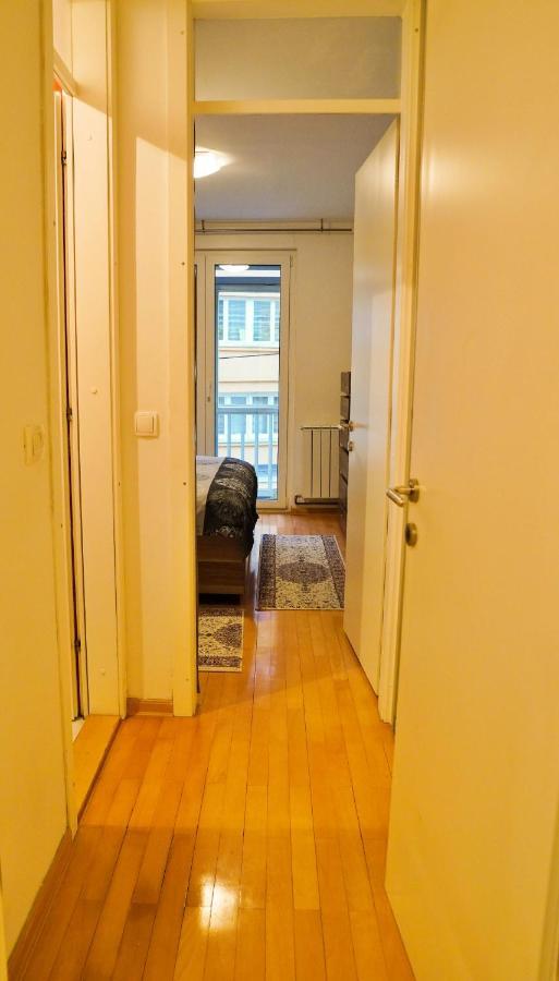 City Center Grand Apartment - Three-Bedroom, Free Parking Sarajevo Buitenkant foto